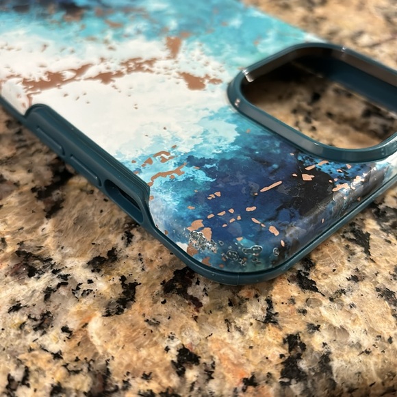 iPhone 13 Pro Max Otterbox Case - Picture 3 of 4